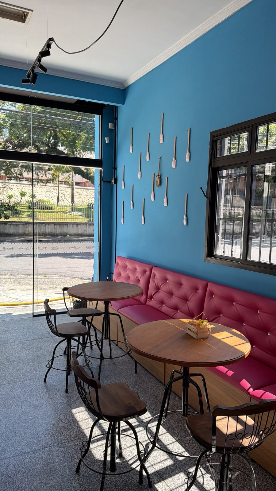 Ambiente acolhedor para consumir na Pascolinos Gourmet